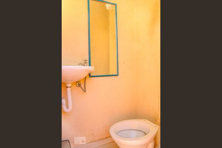 Casa à venda com 140m², 3 quartos e 15 vagas Casa à venda com 140m², 3 quartos e 15 vagasBanheiro