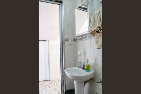 Casa à venda com 140m², 3 quartos e 15 vagas Casa à venda com 140m², 3 quartos e 15 vagasLavabo