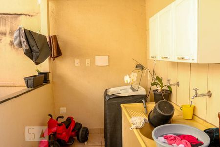 Casa à venda com 140m², 3 quartos e 15 vagas Casa à venda com 140m², 3 quartos e 15 vagasÁrea de Serviço