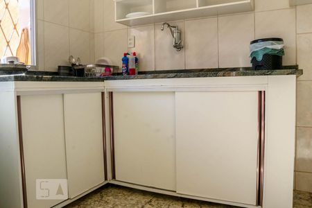Casa à venda com 140m², 3 quartos e 15 vagas Casa à venda com 140m², 3 quartos e 15 vagasCozinha