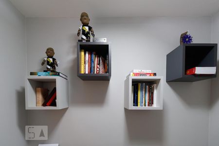 Apartamento à venda com 79m², 2 quartos e 1 vaga Apartamento à venda com 79m², 2 quartos e 1 vagaEscritório