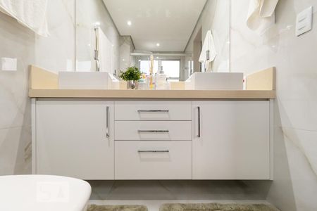 Apartamento à venda com 79m², 2 quartos e 1 vaga Apartamento à venda com 79m², 2 quartos e 1 vagaBanheiro da Suíte