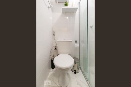 Apartamento à venda com 79m², 2 quartos e 1 vaga Apartamento à venda com 79m², 2 quartos e 1 vagaBanheiro de Serviço