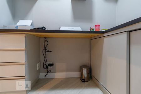 Apartamento à venda com 79m², 2 quartos e 1 vaga Apartamento à venda com 79m², 2 quartos e 1 vagaEscritório