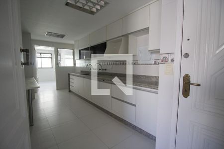 Apartamento à venda com 360m², 4 quartos e 2 vagas Apartamento à venda com 360m², 4 quartos e 2 vagasCozinha