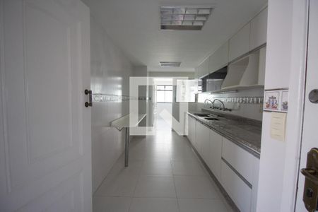 Apartamento à venda com 360m², 4 quartos e 2 vagas Apartamento à venda com 360m², 4 quartos e 2 vagasCozinha