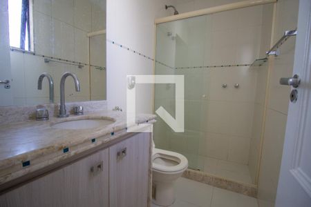 Apartamento à venda com 360m², 4 quartos e 2 vagas Apartamento à venda com 360m², 4 quartos e 2 vagasBanheiro da Suíte 2