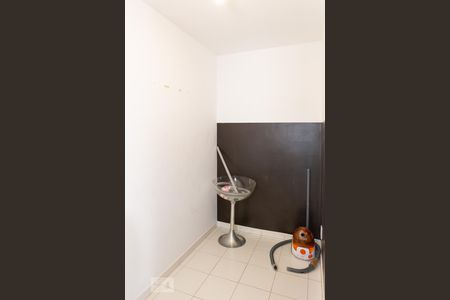 Casa à venda com 180m², 3 quartos e 2 vagas Casa à venda com 180m², 3 quartos e 2 vagasQuarto de Serviço