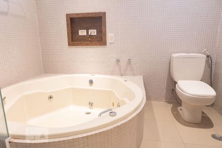Casa à venda com 180m², 3 quartos e 2 vagas Casa à venda com 180m², 3 quartos e 2 vagasBanheiro da Suíte 1