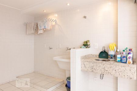 Casa à venda com 180m², 3 quartos e 2 vagas Casa à venda com 180m², 3 quartos e 2 vagasLavanderia