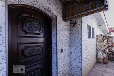 Casa para alugar com 520m², 4 quartos e 3 vagas Casa para alugar com 520m², 4 quartos e 3 vagasEntrada