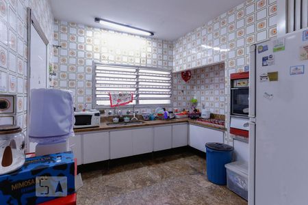 Casa para alugar com 520m², 4 quartos e 3 vagas Casa para alugar com 520m², 4 quartos e 3 vagasCozinha