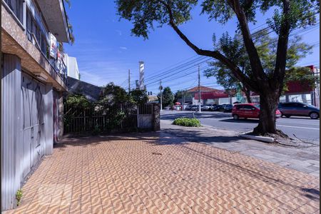 Casa para alugar com 520m², 4 quartos e 3 vagas Casa para alugar com 520m², 4 quartos e 3 vagasEntrada