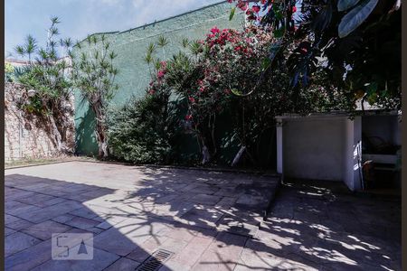 Casa para alugar com 520m², 4 quartos e 3 vagas Casa para alugar com 520m², 4 quartos e 3 vagasQuintal