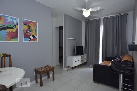 Sala de apartamento para alugar com 2 quartos, 47m² em Jacarepaguá, Rio de Janeiro