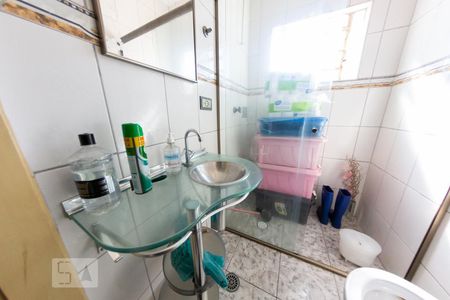 Casa à venda com 180m², 3 quartos e 3 vagas Casa à venda com 180m², 3 quartos e 3 vagasBanheiro