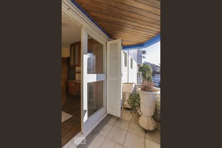 Apartamento à venda com 126m², 2 quartos e 1 vaga Apartamento à venda com 126m², 2 quartos e 1 vagaVaranda quarto 2