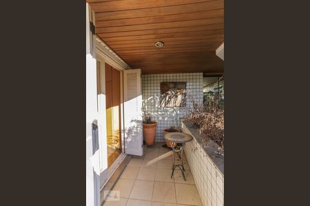 Apartamento à venda com 126m², 2 quartos e 1 vaga Apartamento à venda com 126m², 2 quartos e 1 vagaVaranda da Suíte