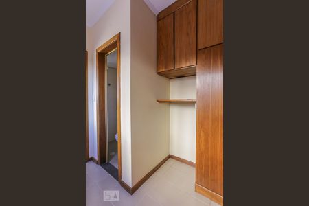 Apartamento à venda com 126m², 2 quartos e 1 vaga Apartamento à venda com 126m², 2 quartos e 1 vagaQuarto de Serviço