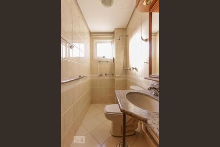 Apartamento à venda com 126m², 2 quartos e 1 vaga Apartamento à venda com 126m², 2 quartos e 1 vagaBanheiro da Suíte