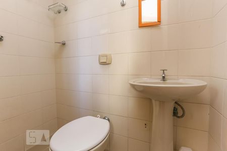 Apartamento à venda com 126m², 2 quartos e 1 vaga Apartamento à venda com 126m², 2 quartos e 1 vagaBanheiro de Serviço