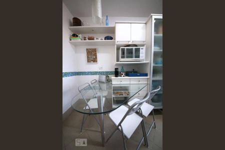 Apartamento à venda com 85m², 2 quartos e 1 vagaCozinha 