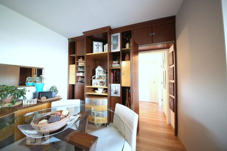Apartamento à venda com 85m², 2 quartos e 1 vagaSala - Corredor Porta Aberta