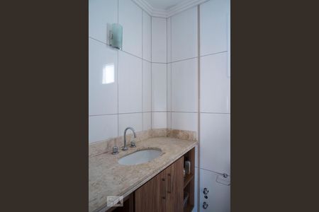 Casa à venda com 180m², 3 quartos e 3 vagasBanheiro da Suíte