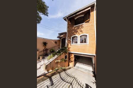 Casa para alugar com 211m², 3 quartos e 5 vagas Casa para alugar com 211m², 3 quartos e 5 vagasFachada