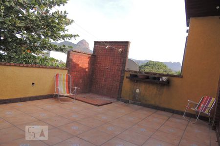 Casa à venda com 240m², 3 quartos e sem vagaÁrea comum