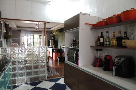 Casa à venda com 240m², 3 quartos e sem vagaCozinha - Armários