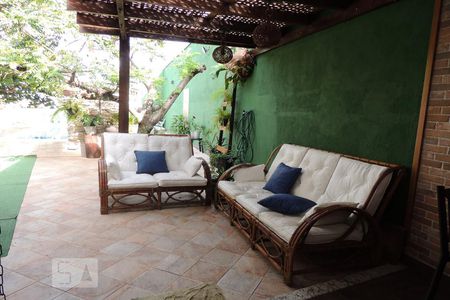 Casa à venda com 240m², 3 quartos e sem vagaÁrea Zen