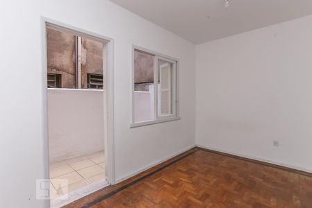 Sala/Quarto de kitnet/studio para alugar com 1 quarto, 28m² em Floresta, Porto Alegre