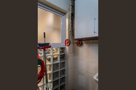 Casa à venda com 216m², 3 quartos e 2 vagas Casa à venda com 216m², 3 quartos e 2 vagasLavanderia