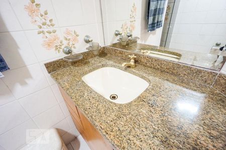 Apartamento à venda com 72m², 3 quartos e sem vaga Apartamento à venda com 72m², 3 quartos e sem vagaPia