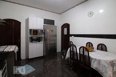 Casa à venda com 300m², 3 quartos e 4 vagas Casa à venda com 300m², 3 quartos e 4 vagasCozinha