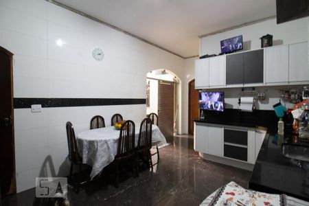 Casa à venda com 300m², 3 quartos e 4 vagas Casa à venda com 300m², 3 quartos e 4 vagasCozinha