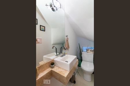 Casa à venda com 135m², 3 quartos e 2 vagas Casa à venda com 135m², 3 quartos e 2 vagasLavabo