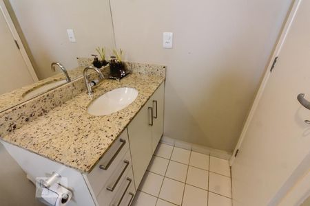 Apartamento para alugar com 64m², 2 quartos e 1 vaga Apartamento para alugar com 64m², 2 quartos e 1 vagaBanheiro da Suíte 1