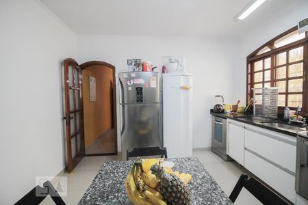 Casa à venda com 194m², 3 quartos e 3 vagasCozinha