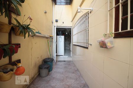 Casa à venda com 194m², 3 quartos e 3 vagasCorredor externo