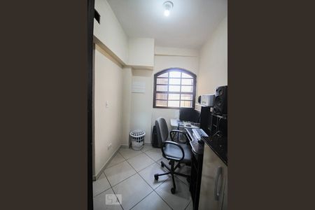 Casa à venda com 194m², 3 quartos e 3 vagasEscritório