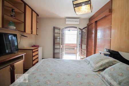 Casa à venda com 194m², 3 quartos e 3 vagasSuíte