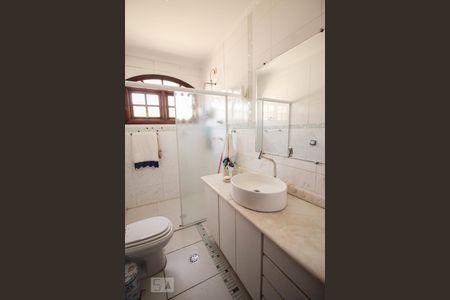 Casa à venda com 194m², 3 quartos e 3 vagasBanheiro da Suíte