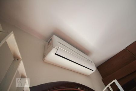 Casa à venda com 194m², 3 quartos e 3 vagasSuíte