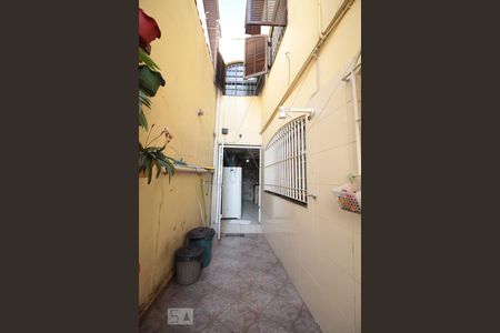 Casa à venda com 194m², 3 quartos e 3 vagasCorredor externo