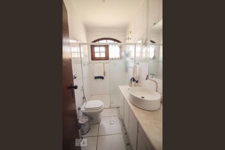 Casa à venda com 194m², 3 quartos e 3 vagasBanheiro da Suíte