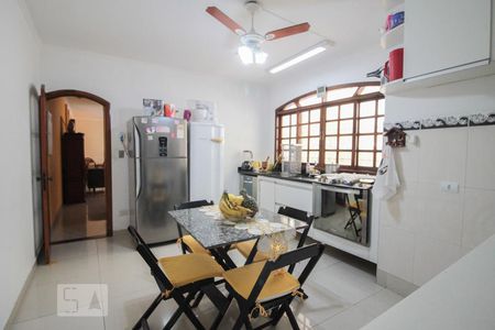 Casa à venda com 194m², 3 quartos e 3 vagasCozinha