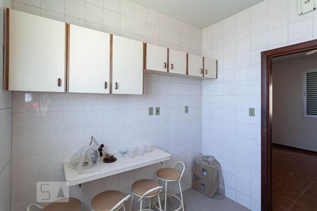 Apartamento à venda com 90m², 3 quartos e 2 vagasCozinha