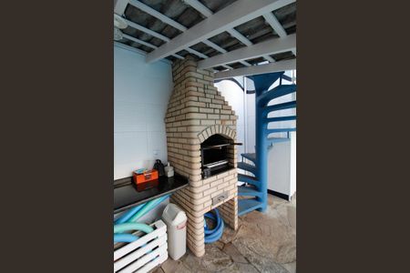 Casa à venda com 302m², 4 quartos e 2 vagas Casa à venda com 302m², 4 quartos e 2 vagasChurrasqueira